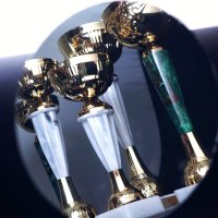 Кубки з мраморними ніжками