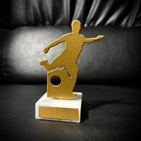 Приз Награда Футболист из металла 101009 высота: 10 см Приз Награда Футболист из металла 101009 высота: 10 см