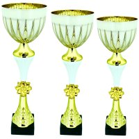 Комплект кубков Высота: 49,5 см, 48 см, 43 см Комплект кубков Высота: 49,5 см, 48 см, 43 см