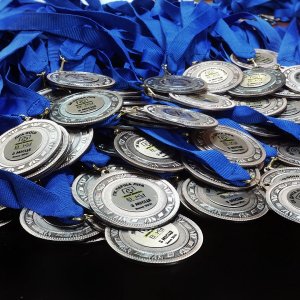 Медалі на синій стрічці