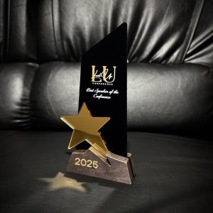 Індивідуальна нагорода з нанесенням на замовлення  Індивідуальна нагорода з нанесенням на замовлення